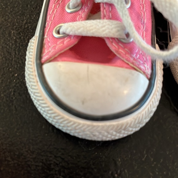 Baby Chuck Taylor Converse, Size 4 - Picture 4 of 8